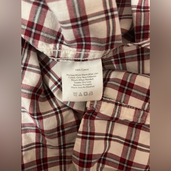 Other - Eddie Bauer Size M Long Sleeve Button Down Shirt Red/Black Plaid Relaxed Fit